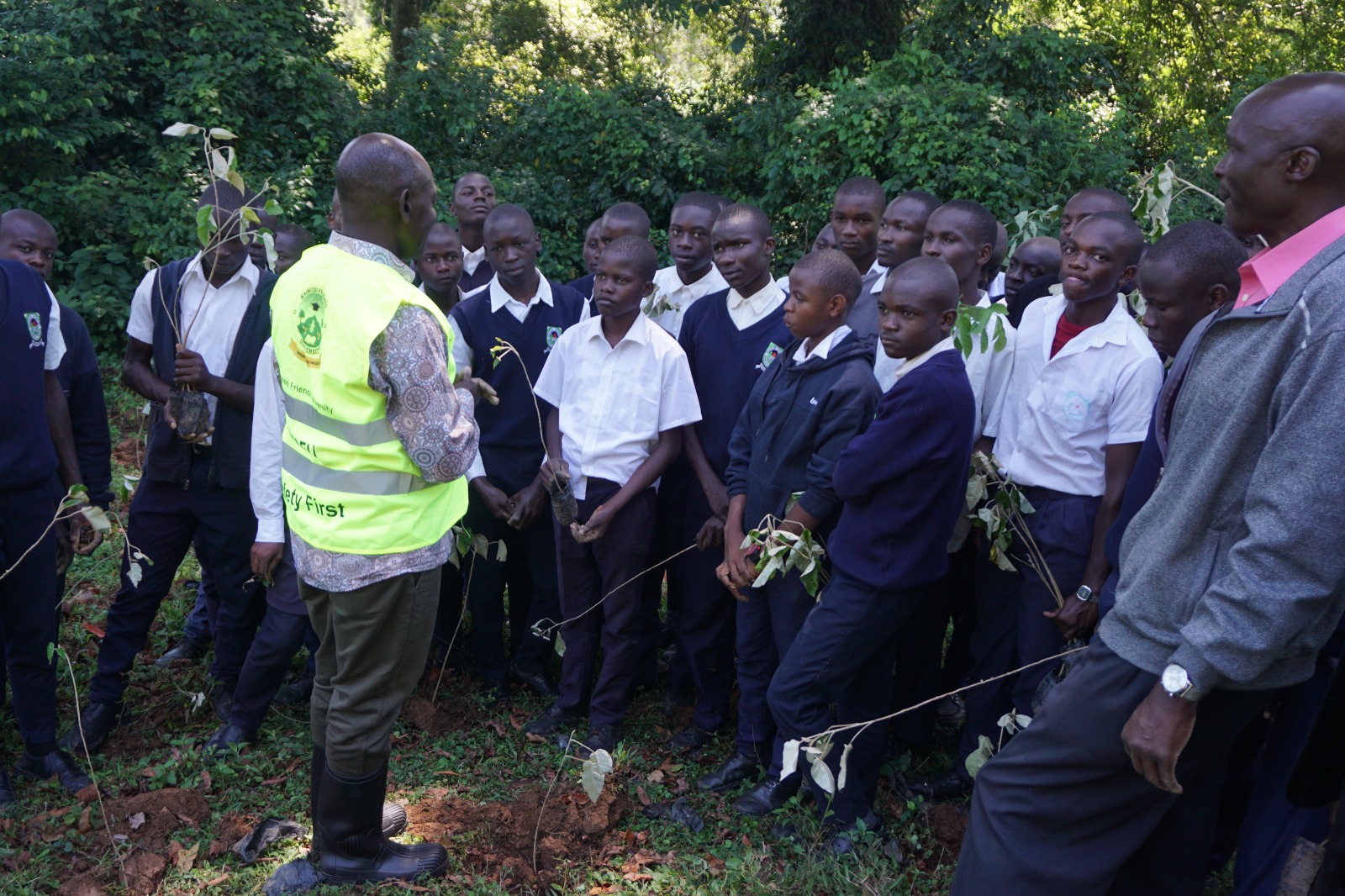 VC addressing Kaimosi Boys students during the planting exercise
